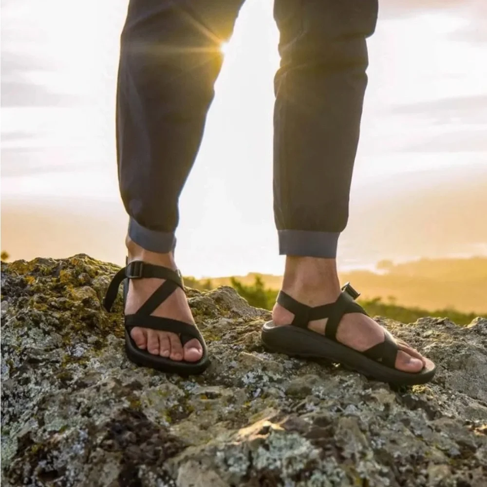 Chaco Diamond Stealth Sandals Mens Size 10